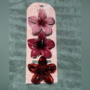 Noir Set of 3 Floral Clips